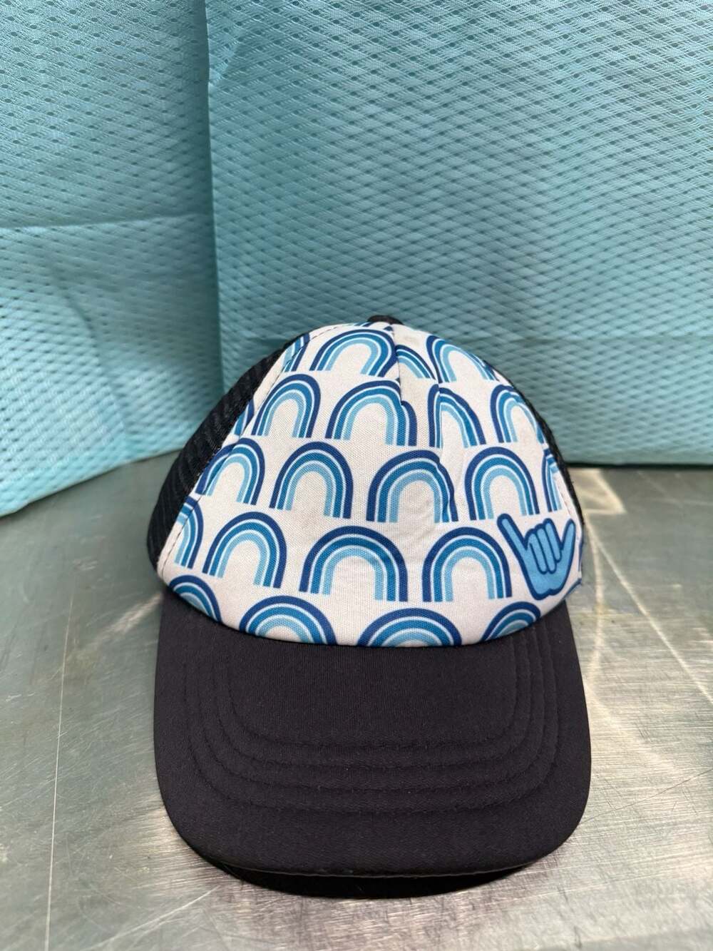 Happy Shirts Hawaii Trucker Hat Blue Rainbow Shaka